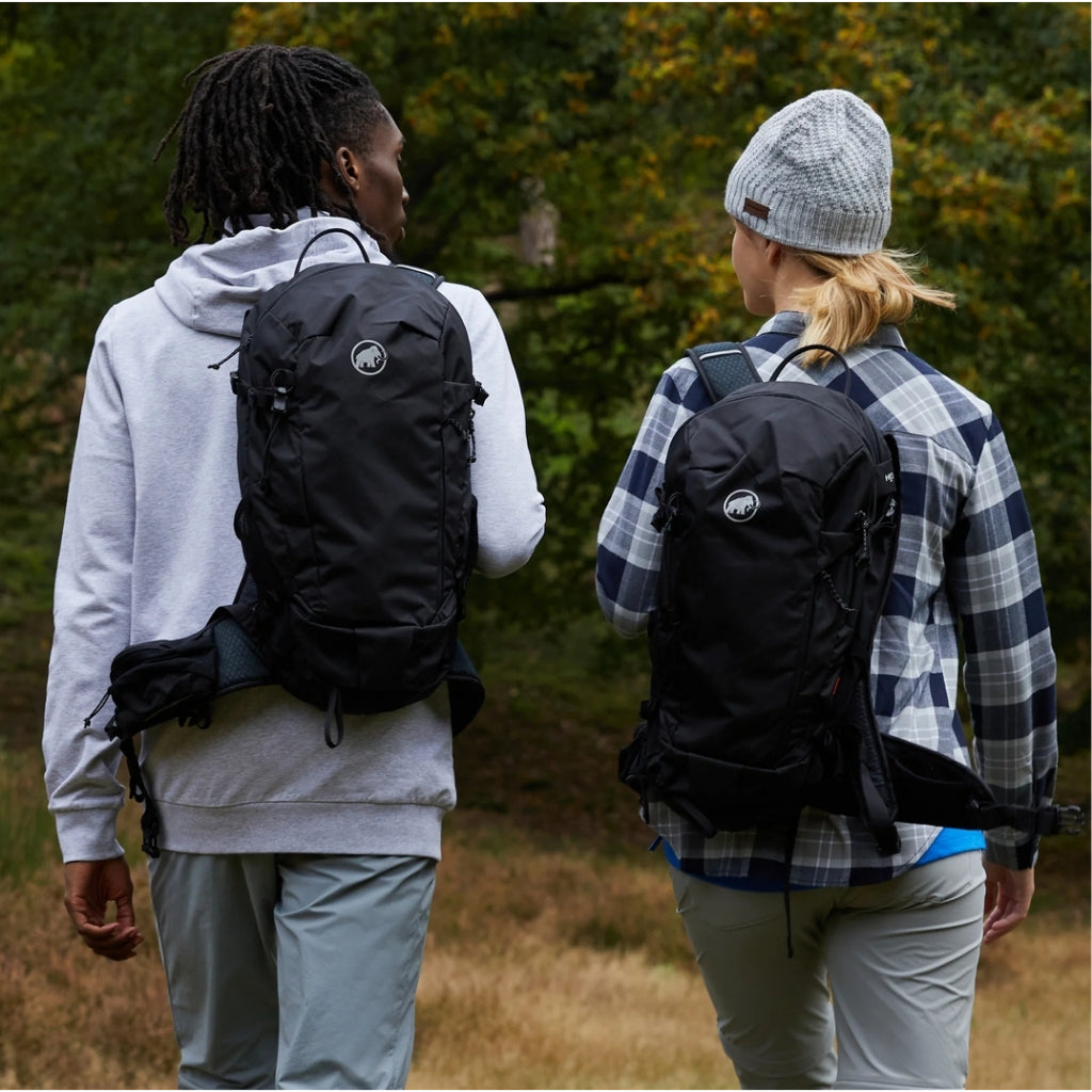 Mammut Lithium 25 - Lightweight hiking and trekking backpack (Black)