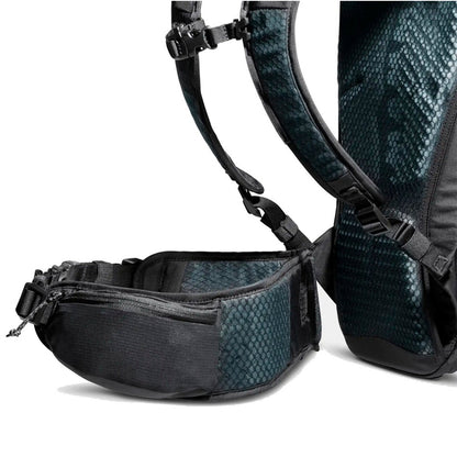 Mammut Lithium 25 - Lightweight hiking and trekking backpack (Black)